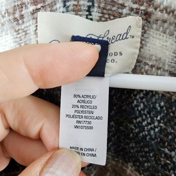 Universal Thread Plaid Fringe Shawl Black Brown OSFM - Picture 8 of 11